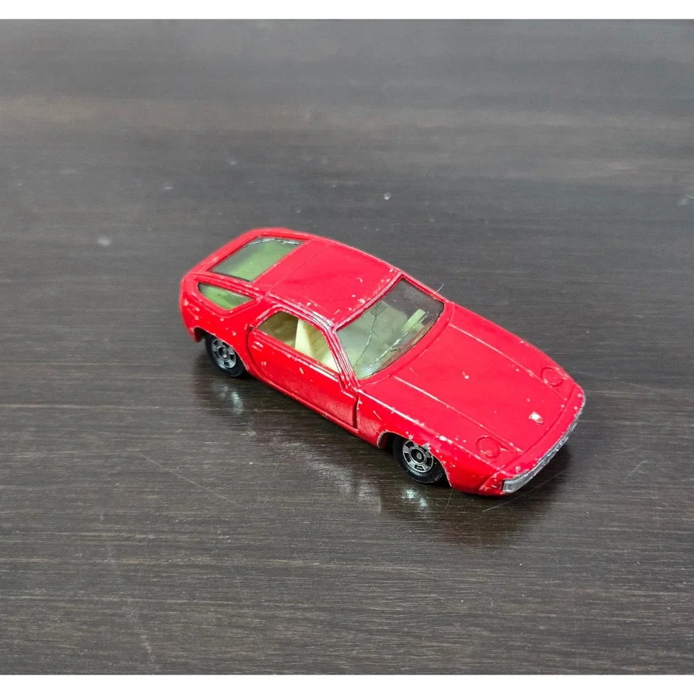 Tomica Porsche 928 Red 1/63 Scale Diecast Car No. F53 Made in Japan 1978 Vintage